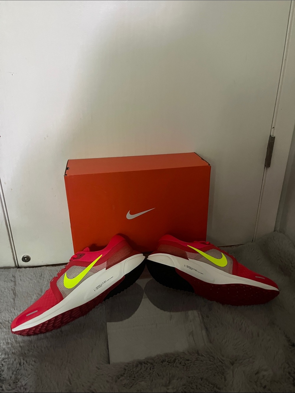 Nike Air Zoom Vomero 16 Siren Red and Volt Size 11.5 Men’s Shoes